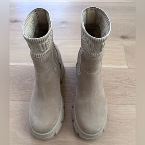 UGG Beige Suede Platform Lug Sole Ankle Boots with Knit Cuff - barely worn!